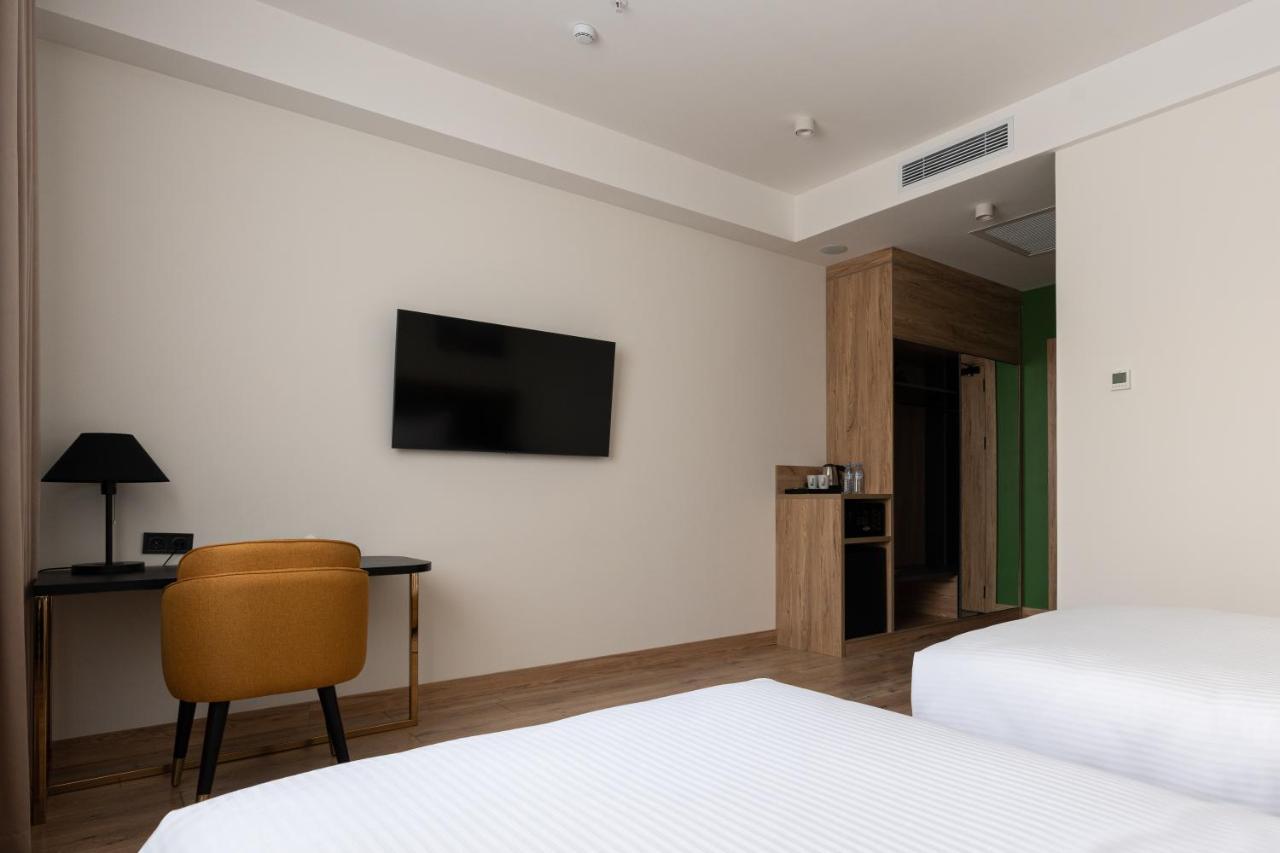 The Elements Hotel Tashkent Esterno foto