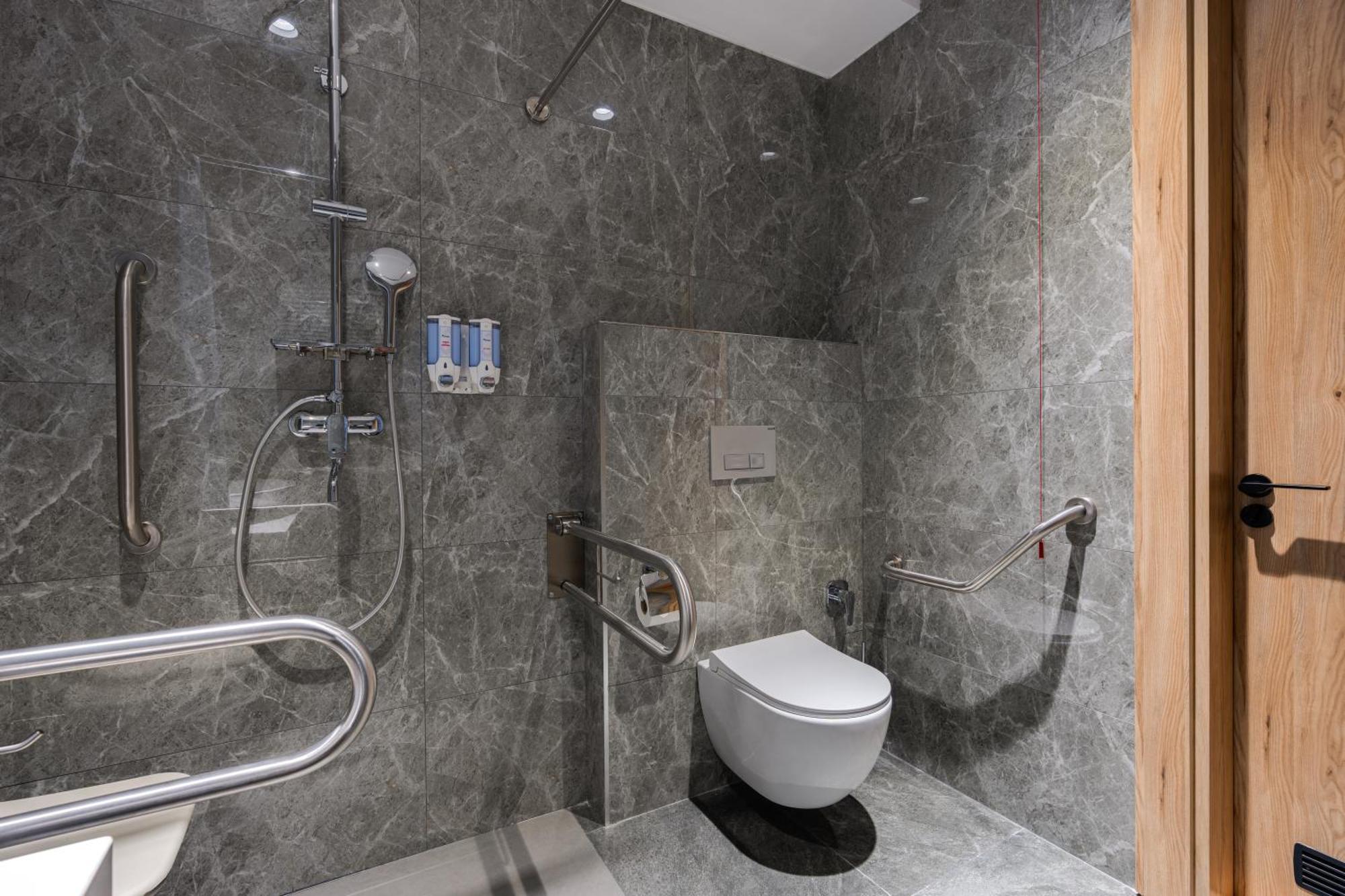 The Elements Hotel Tashkent Esterno foto